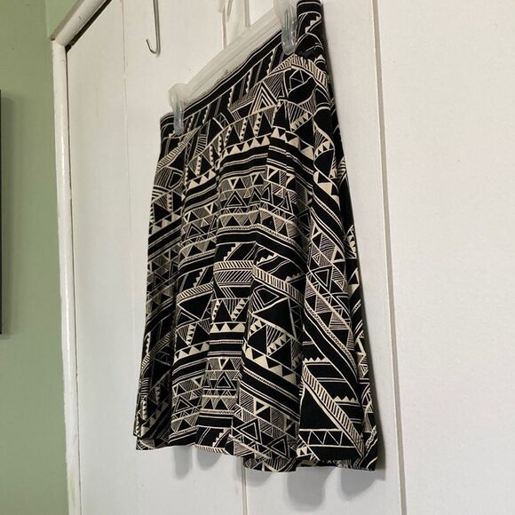 VICTORIAS SECRET PINK Aztec Mini Skater Skirt Circle Flare Black Cream Large - Picture 6 of 13